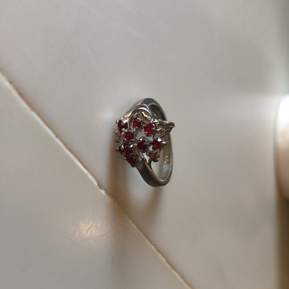 Red Floral Vintage Ring Size 7.5 - Picture 3 of 4